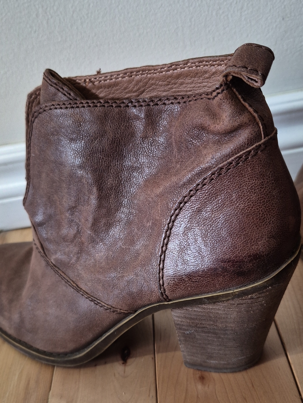 Lucky Brand Women's Size 9.5 Chestnut Brown Ankle Booties with Stacked Heel - Picture 6 of 9